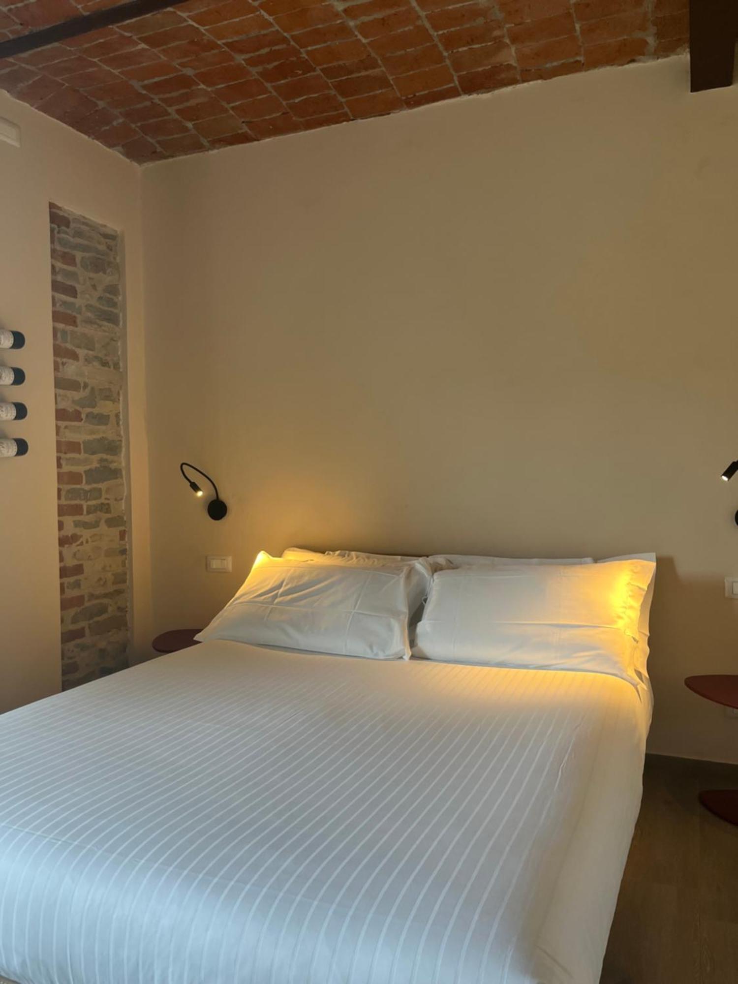 Le Cornici - Cascina Di Charme Hotel Diano dʼAlba Buitenkant foto