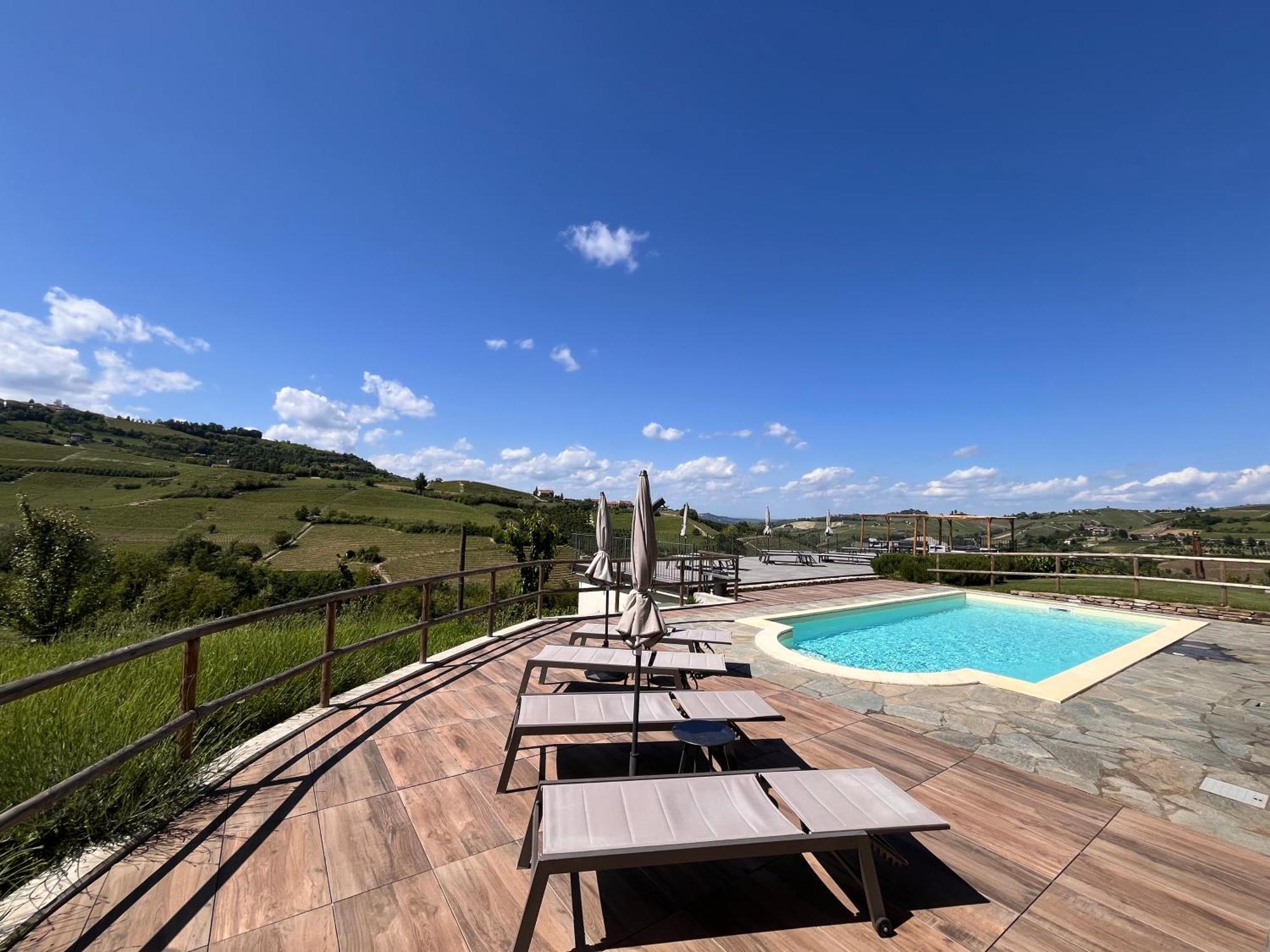 Le Cornici - Cascina Di Charme Hotel Diano dʼAlba Buitenkant foto
