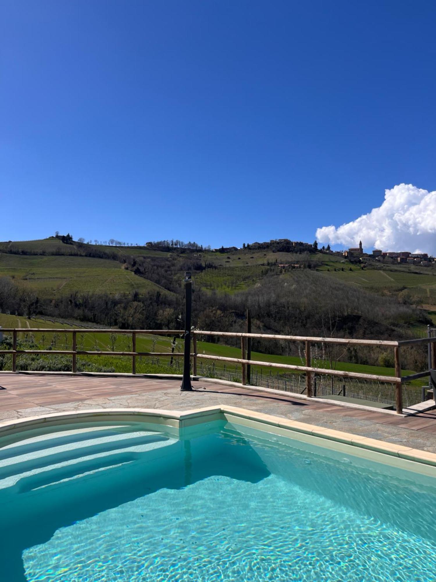 Le Cornici - Cascina Di Charme Hotel Diano dʼAlba Buitenkant foto